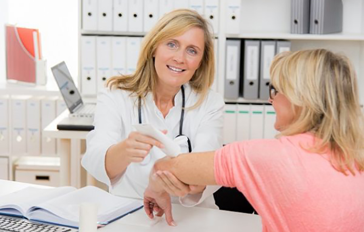 Auf dieser Basis erstellen die Ärzte der Arge ein Gutachten, ob eine Beeinträchtigung der Leistungsfähigkeit durch den Gesundheitszustand vorliegt. (#01)