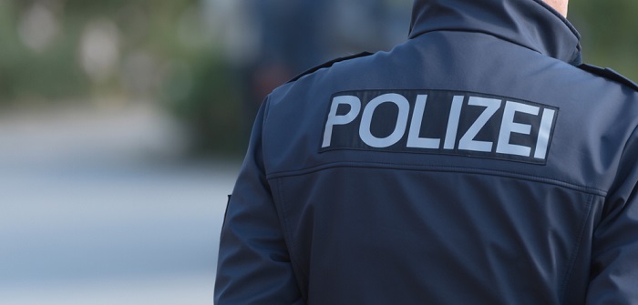 Polizei Brandenburg: Ich schnall mich doch nicht an (mit ...