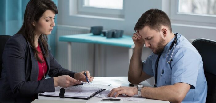 Verjährung Schadensersatz: warum ärztliche Behandlungsfehler so schnell verjähren und was man dagegen tun kann