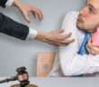 Eidesstattliche Versicherung: Definition & Muster und 1 Trick (Foto: Shutterstock - vchal)