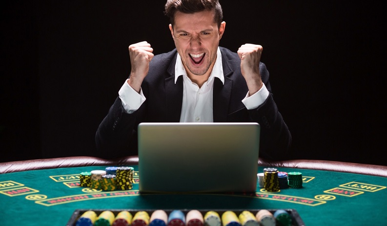 Viele Jahre lang zeigte der Trend bei den Casinos konsequent bergab. Die stationären Spielhallen schrieben immer weiter rote Zahlen, während die Online-Ableger immer größer wurden. (#02)