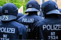 Niedersachsen Polizei: im Clubheim der Hells Angels (Video) (Foto: shutterstock - Jannis Tobias Werner)