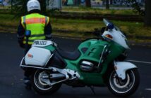 Berliner Polizei: Die Motorrad-Polizei ist aufmerksam auf der Autobahn (Foto: shutterstock - Adrian Jurczak)