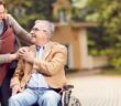 Gesetzlicher Betreuer: Aufgaben, Pflichten & Alternativen! ( Foto: Shutterstock-_Lucky Business)