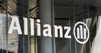 Allianz RiesterRente InvestGarantie: Gericht bemängelt Allianz-Treuhänderklausel im (Foto: AdobeStock - Arcansel)