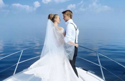 Hochzeit im Eis: Rechtsgültige Trauungen auf (Foto: AdobeStock - MNStudio 60312069)