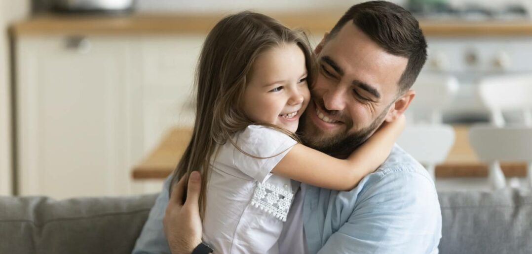 Kindeswohlgefährdung: Definition, Arten und bei welchen Anzeichen du genauer hinschauen solltest. (Foto: AdobeStock - 386192367 fizkes)