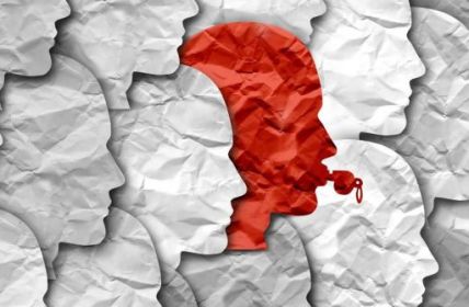 Neue Pflicht: Mittelgroße Firmen müssen Whistleblower (Foto: AdobeStock - freshidea 295721813)