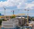 Kostenexplosion und Verzögerungen: Berliner Schulbau-Initiative gerät in (Foto: AdobeStock 74835358 Sergii Figurnyi)