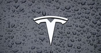 Tesla verklagt schwedische Verkehrsbehörde wegen (Foto: AdobeStock - Lightspruch 435791974)