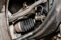 Schlagen links vorne am Auto: Ursachen und Lösungen (Foto: AdobeStock - Michal 328551717)