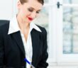 Arbeitsabläufe in Anwaltskanzleien optimieren: Wie digitale Lösungen Prozesse, Fristen und Mandatsverwaltung verbessern (Foto: AdobeStock - Kzenon - 50512492)