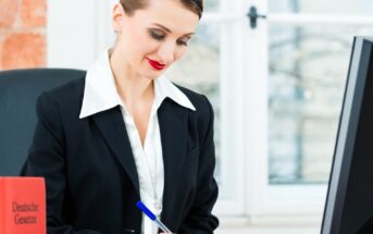 Arbeitsabläufe in Anwaltskanzleien optimieren: Wie digitale Lösungen Prozesse, Fristen und Mandatsverwaltung verbessern (Foto: AdobeStock - Kzenon - 50512492)